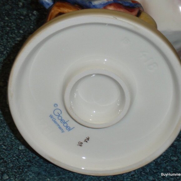 Goebel Hummel Figurine "What's New?" #418 TMK6 With Box - Girl Reading Newspaper - Picture 10 of 11